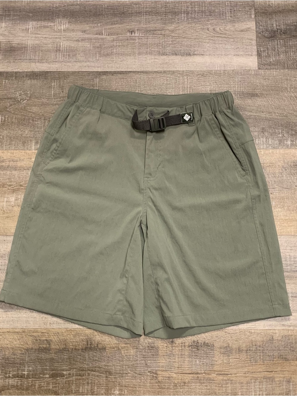 Columbia Omni-Shield Outdoor Fishing Hiking Shorts Mens M 9” Length